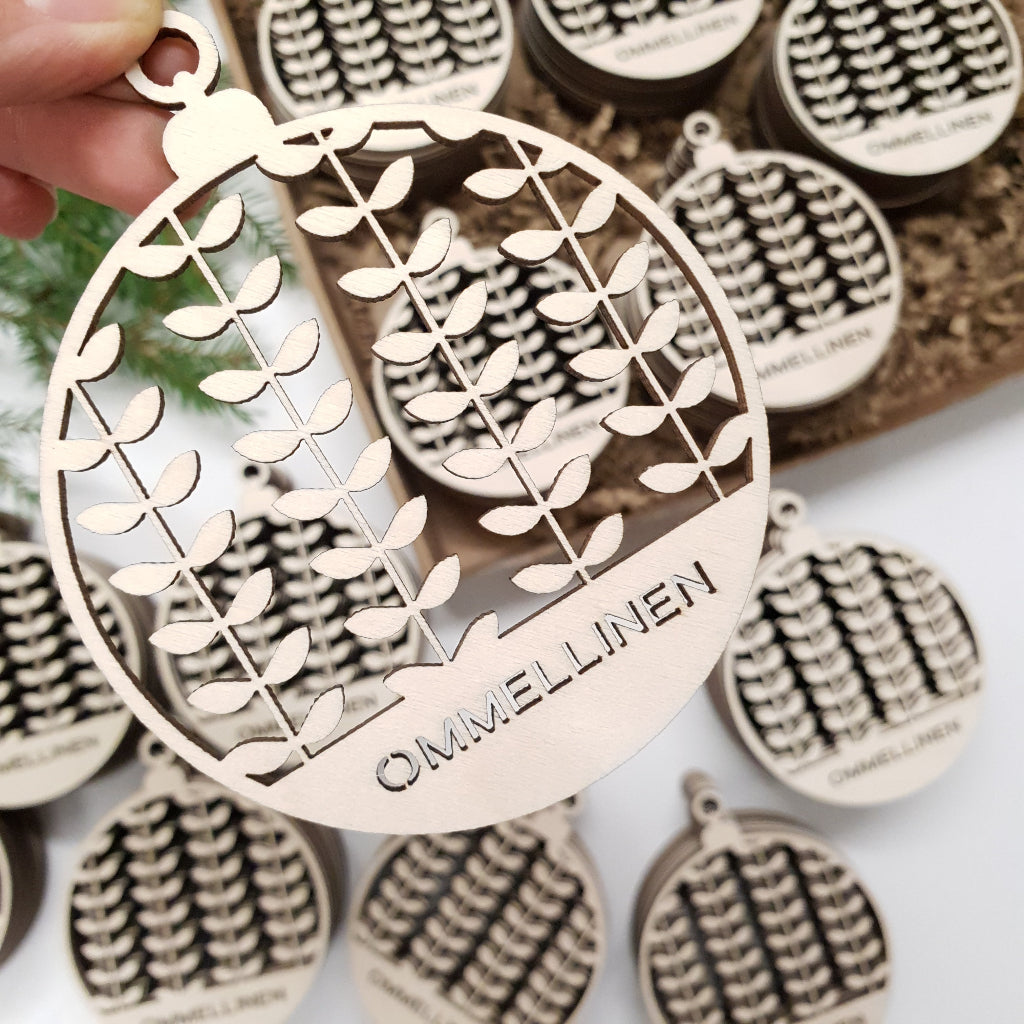 Joulukuusenkoristeet ja joulupallot oma logo kuva nimi yrityslahjat valmistamme nopeasti Eco Decor Oy